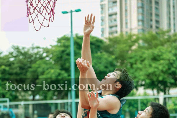 红黄牌统计柱状图，黄色和红色标记